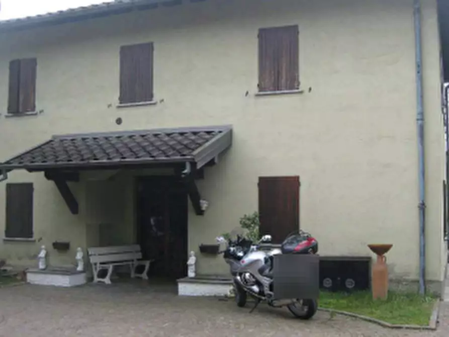 Immagine 1 di Porzione di casa in vendita  in Via Emma Macchi Zonda a Varese