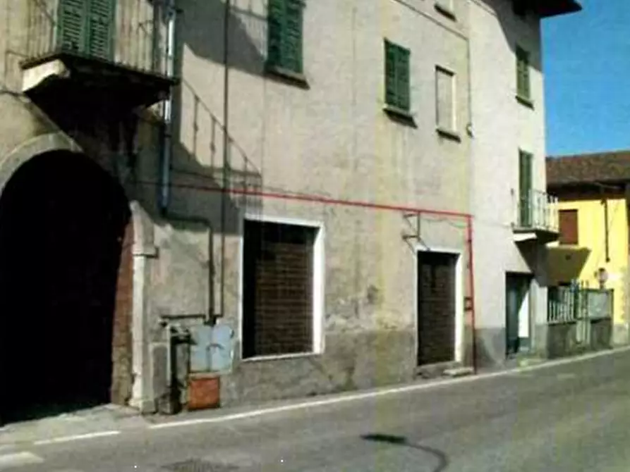 Immagine 1 di Negozio in vendita  in via Vittorio Veneto a Valbrona