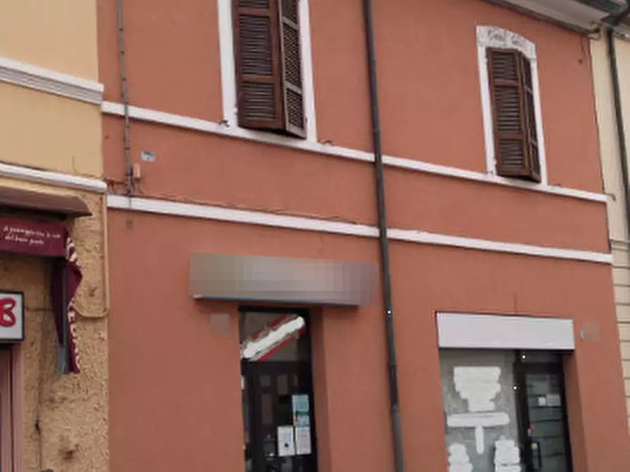 Immagine 1 di Negozio in vendita  in via Vittorio Veneto a Forlimpopoli
