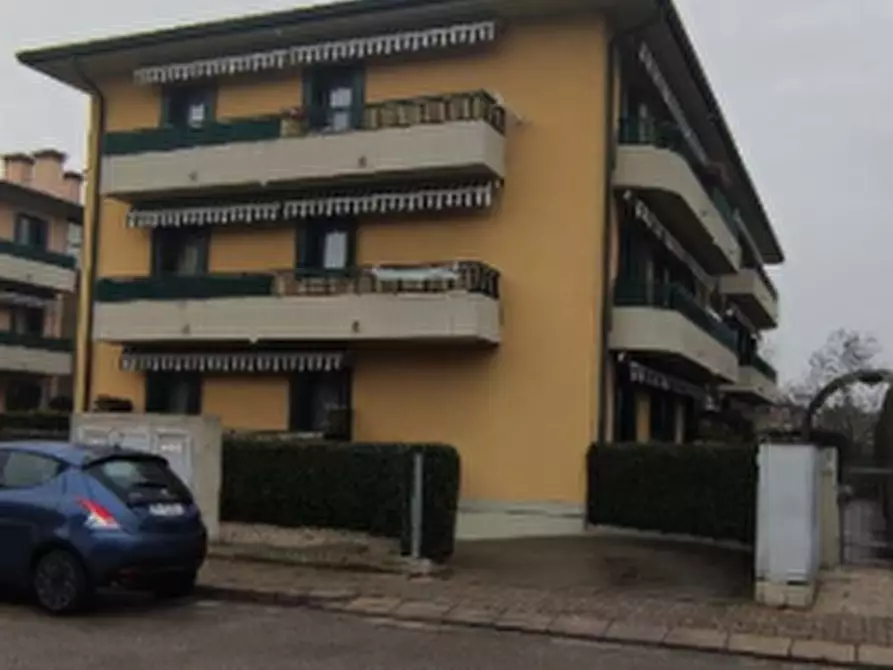 Immagine 1 di Appartamento in vendita  in via Lago di Lugano a Mira