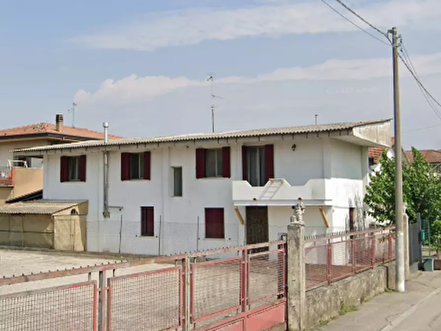 Immagine 1 di Appartamento in vendita  in via dell'Artigianato a Lusia