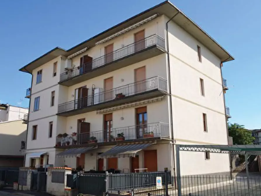 Immagine 1 di Appartamento in vendita  in Via Montanara a Campi Bisenzio