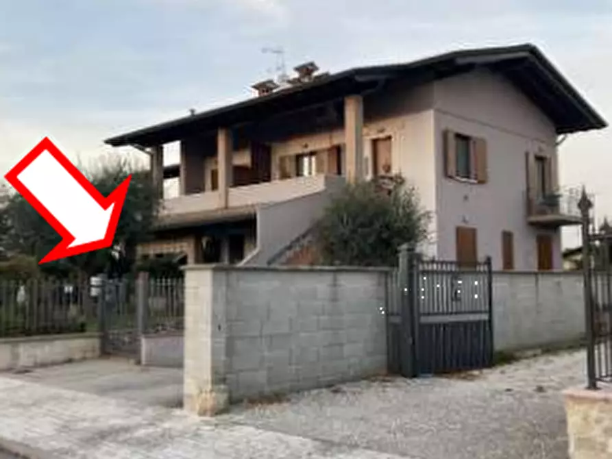 Immagine 1 di Appartamento in vendita  in via Nino Bixio a Calcinato