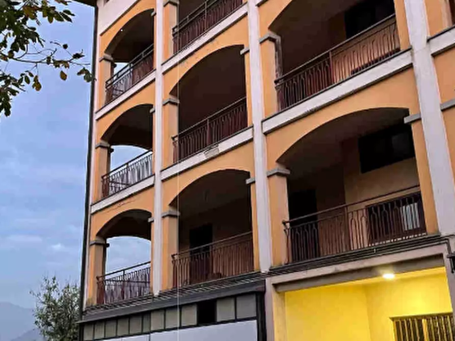 Immagine 1 di Appartamento in vendita  in via Carducci a Casazza