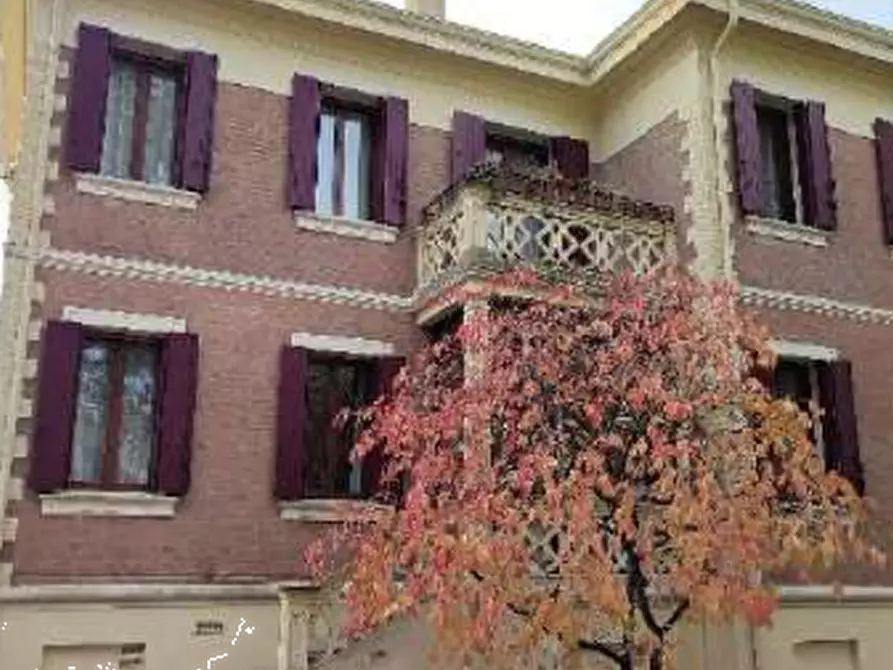 Immagine 1 di Villa in vendita  in Via Maggiore a Ospedaletto Euganeo