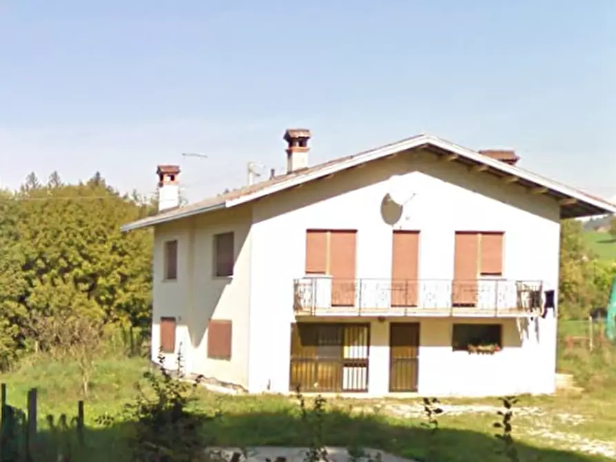 Immagine 1 di Casa indipendente in vendita  in Via Pranolz a Borgo Valbelluna