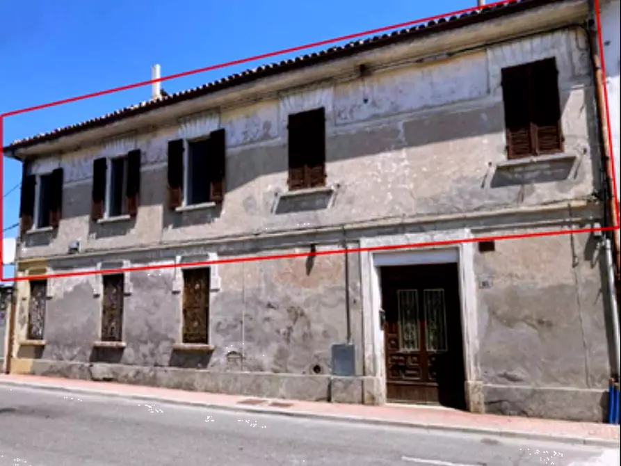 Immagine 1 di Porzione di casa in vendita  in via Savonarola a Migliaro