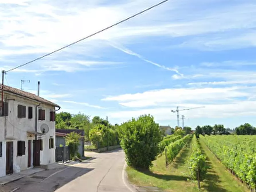 Immagine 1 di Porzione di casa in vendita  in Via Montegrappa a Volpago Del Montello