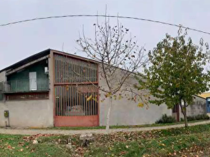 Immagine 1 di Laboratorio in vendita  in Località Civel a Bussolengo