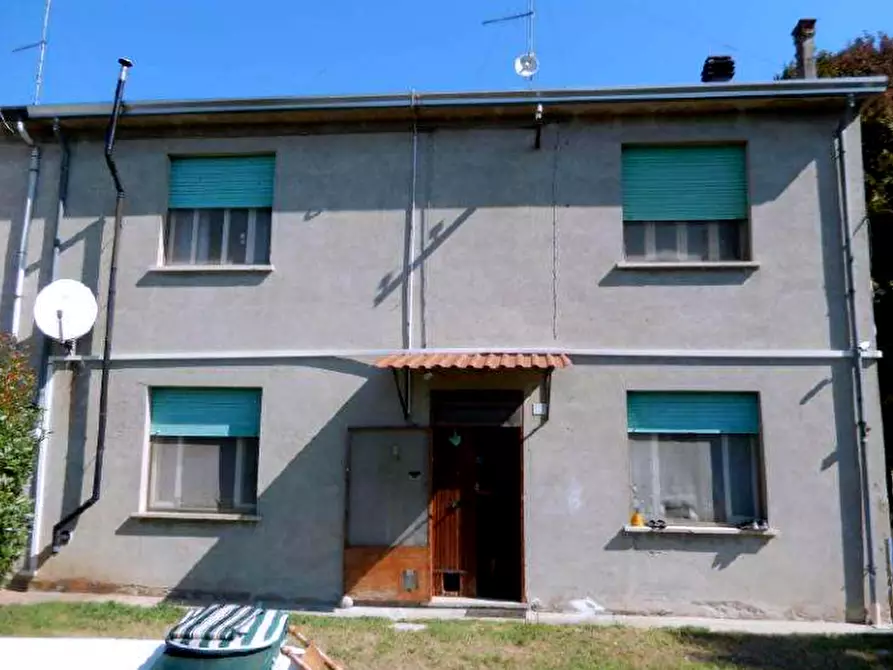 Immagine 1 di Casa indipendente in vendita  in Via Trombona di Serravalle a Berra
