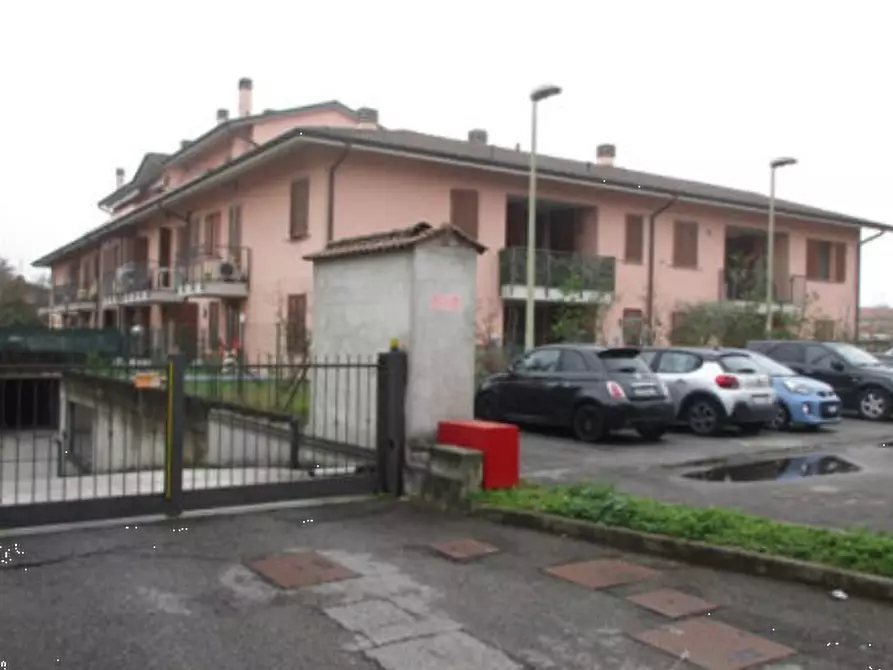 Immagine 1 di Garage in vendita  in via Trento a Fara Gera D'adda