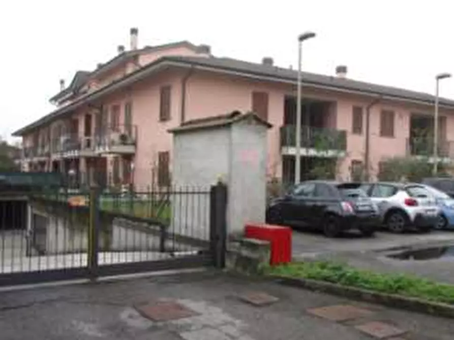 Immagine 1 di Garage in vendita  in Via Trento a Fara Gera D'adda