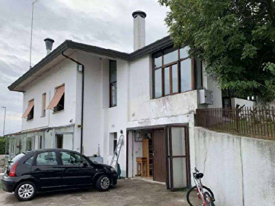 Immagine 1 di Villa in vendita  in  Via Aquileia a Pordenone