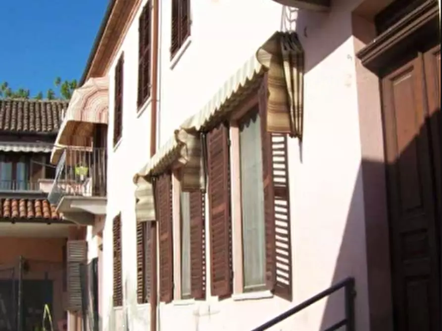 Immagine 1 di Rustico / casale in vendita  in località Serravalle  a Asti
