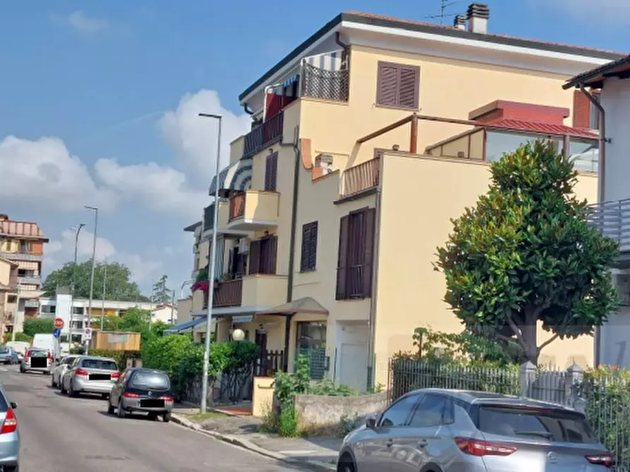 Immagine 1 di Appartamento in vendita  in via Giosuè Carducci a Campi Bisenzio