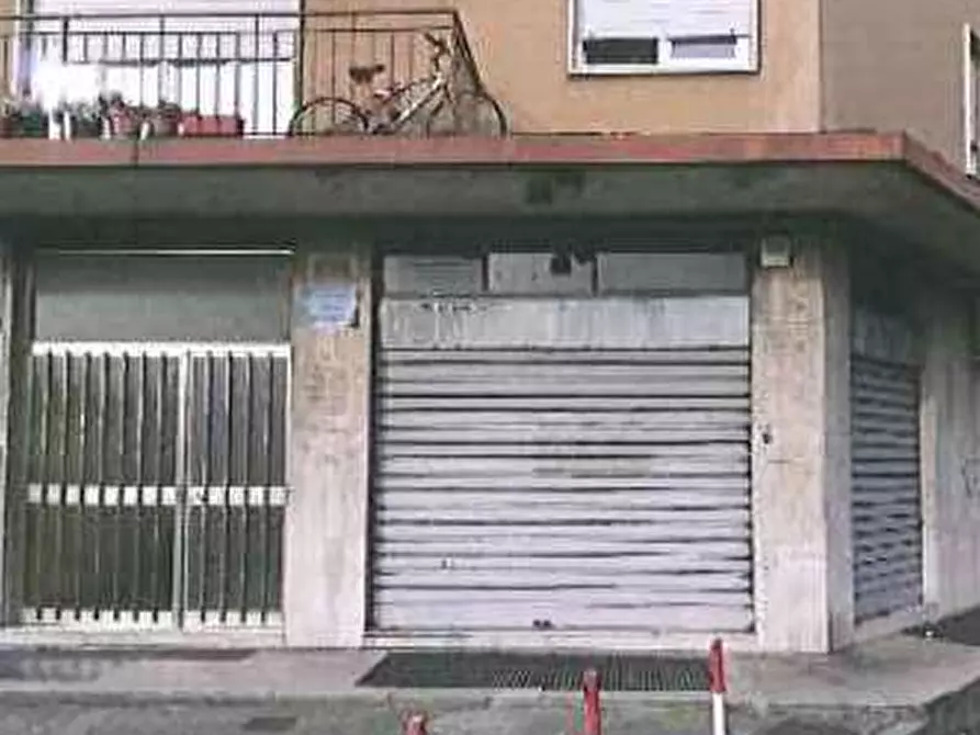 Immagine 1 di Negozio in vendita  in Via Manzoni a Seriate
