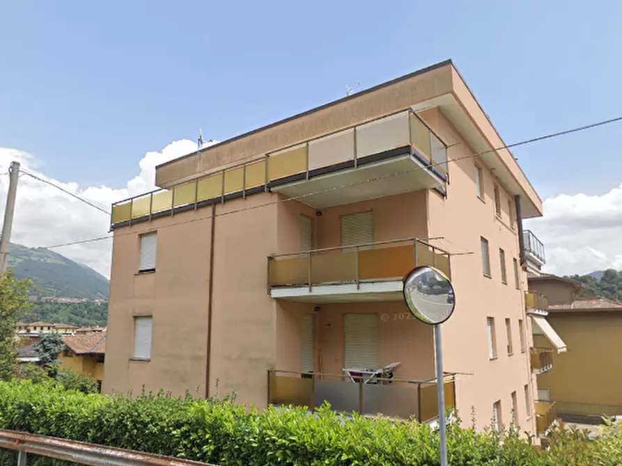 Immagine 1 di Appartamento in vendita  in Via Ronchi a Vertova