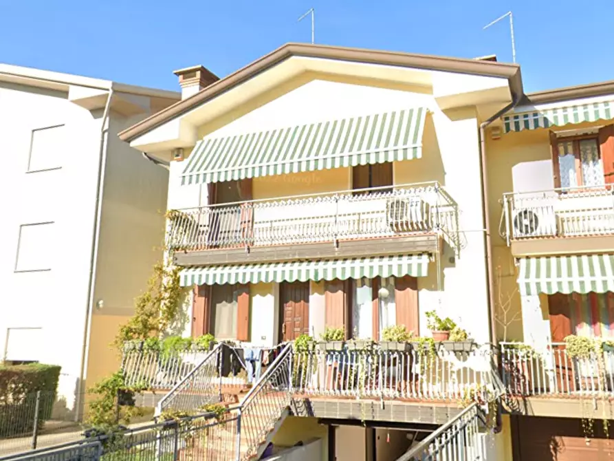 Immagine 1 di Villetta a schiera in vendita  in Via Antonio Canova a Meolo