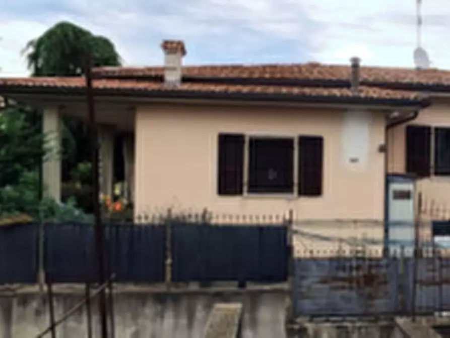 Immagine 1 di Casa bifamiliare in vendita  in  Via Santa Maria Crocifissa di Rosa a Capriano Del Colle