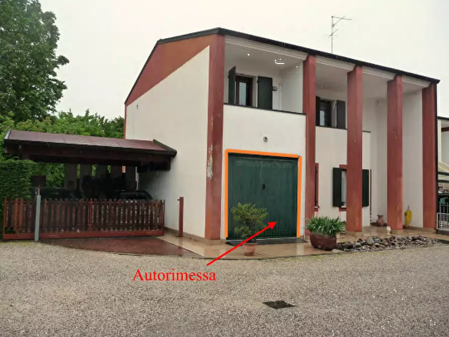 Immagine 1 di Villa in vendita  in Via Carlo Cattaneo a Cerea