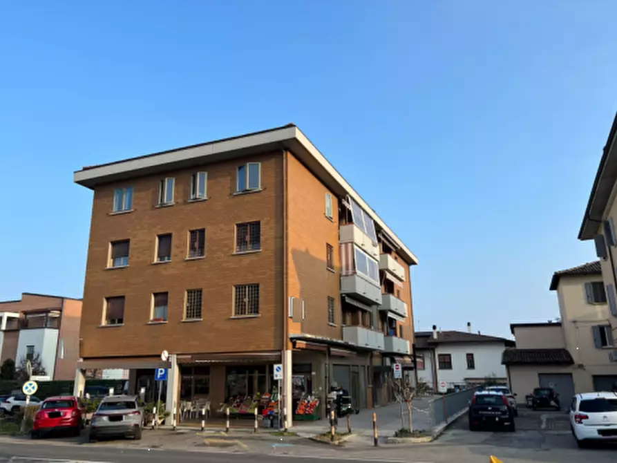 Immagine 1 di Appartamento in vendita  in Piazza Della Repubblica a Monte San Pietro