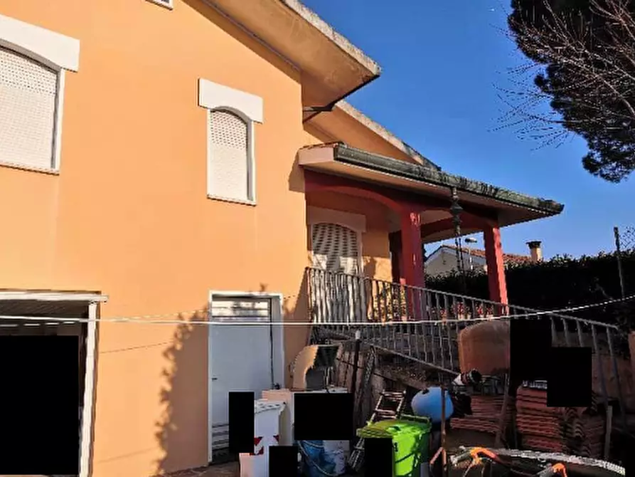 Immagine 1 di Villa in vendita  in Via G. Pascoli a Ceregnano