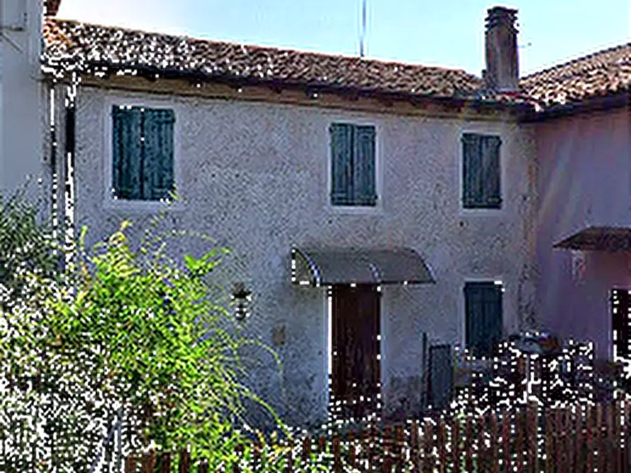 Immagine 1 di Porzione di casa in vendita  in Via Luigi Pastro a Volpago Del Montello
