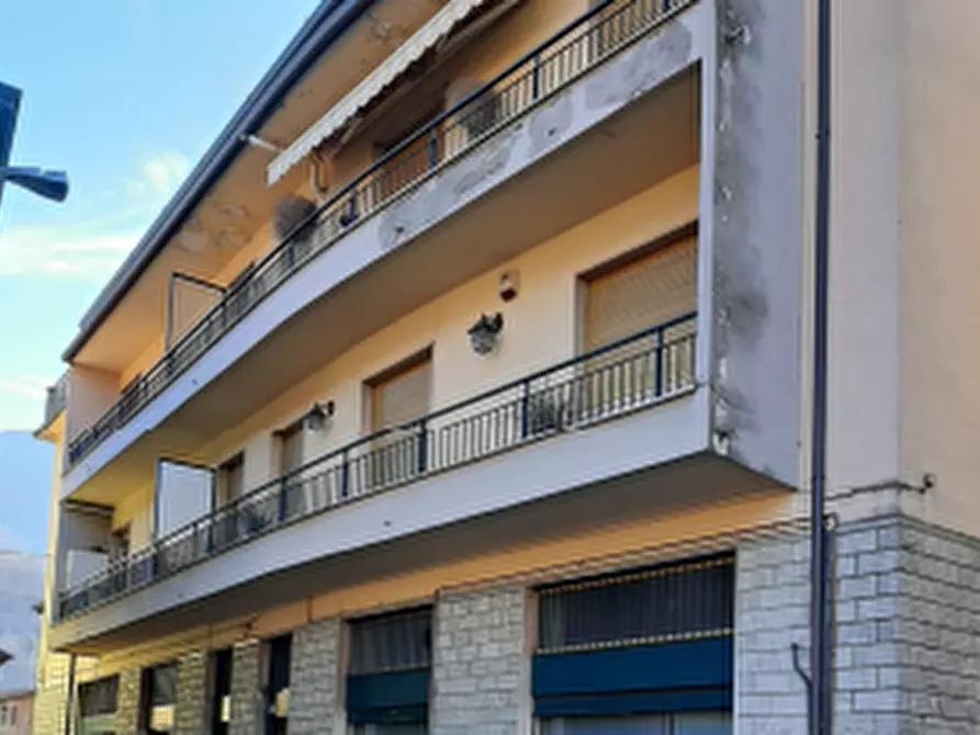 Immagine 1 di Appartamento in vendita  in via Porta Castello a Cividate Camuno
