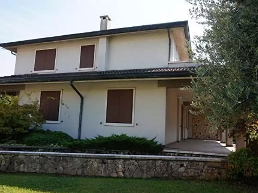 Immagine 1 di Casa bifamiliare in vendita  in Via Trento a Arzignano