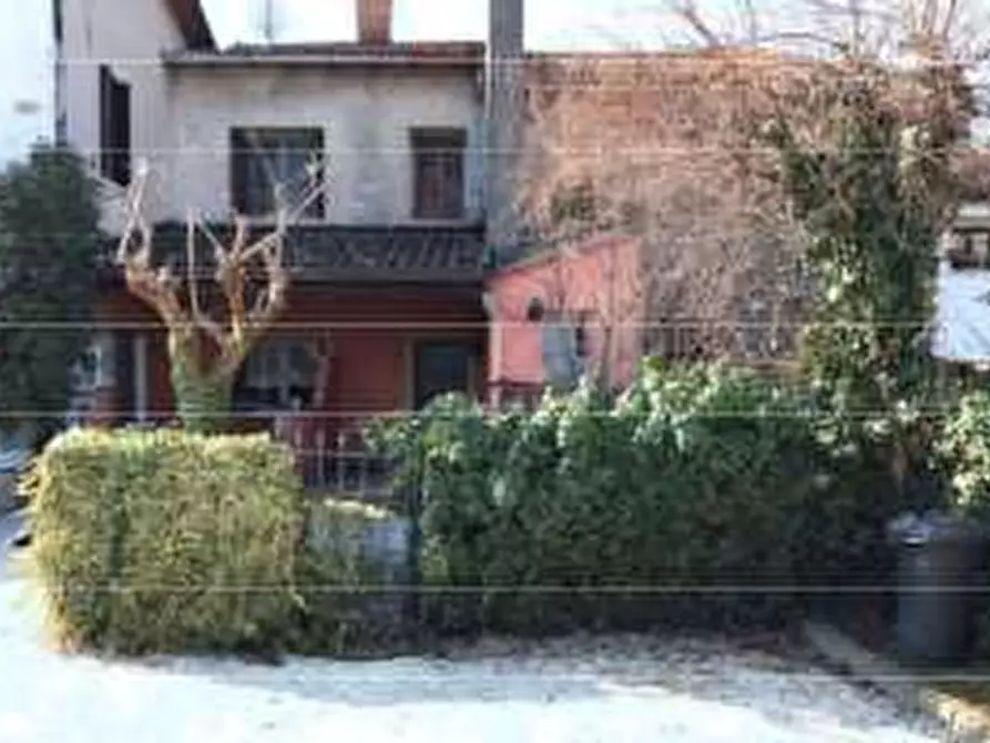 Immagine 1 di Casa indipendente in vendita  in Via vallone a Lonato del Garda