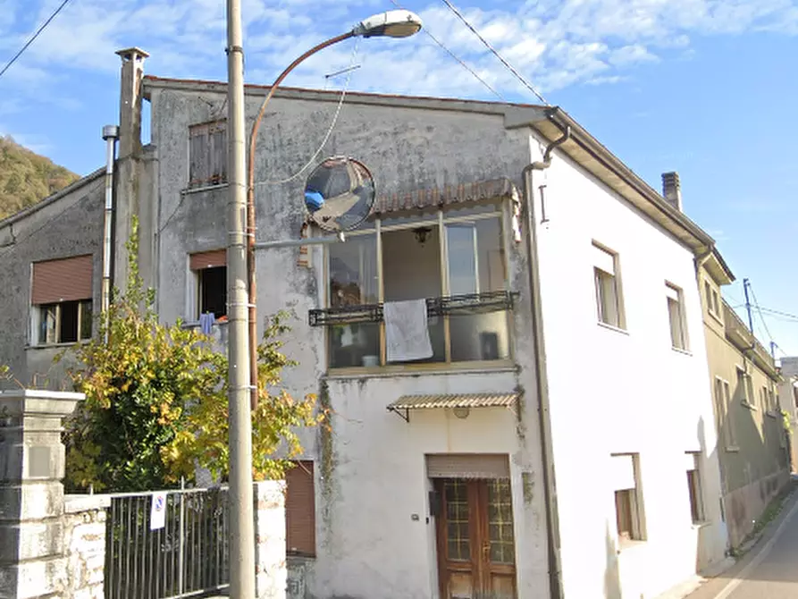 Immagine 1 di Casa indipendente in vendita  in Via Giuseppe Garibaldi  a Valdobbiadene