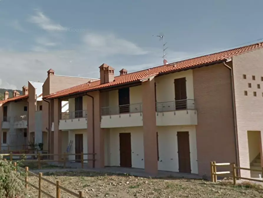 Immagine 1 di Villetta a schiera in vendita  in Via Santa Maria a Vezzano a Vicchio