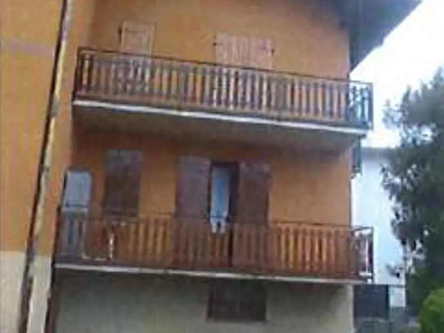 Immagine 1 di Appartamento in vendita  in via Locatelli a Castione Della Presolana