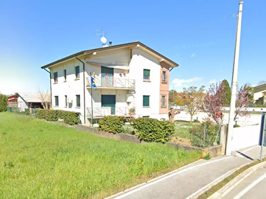 Immagine 1 di Appartamento in vendita  in Via Peraria a Santa Maria La Longa
