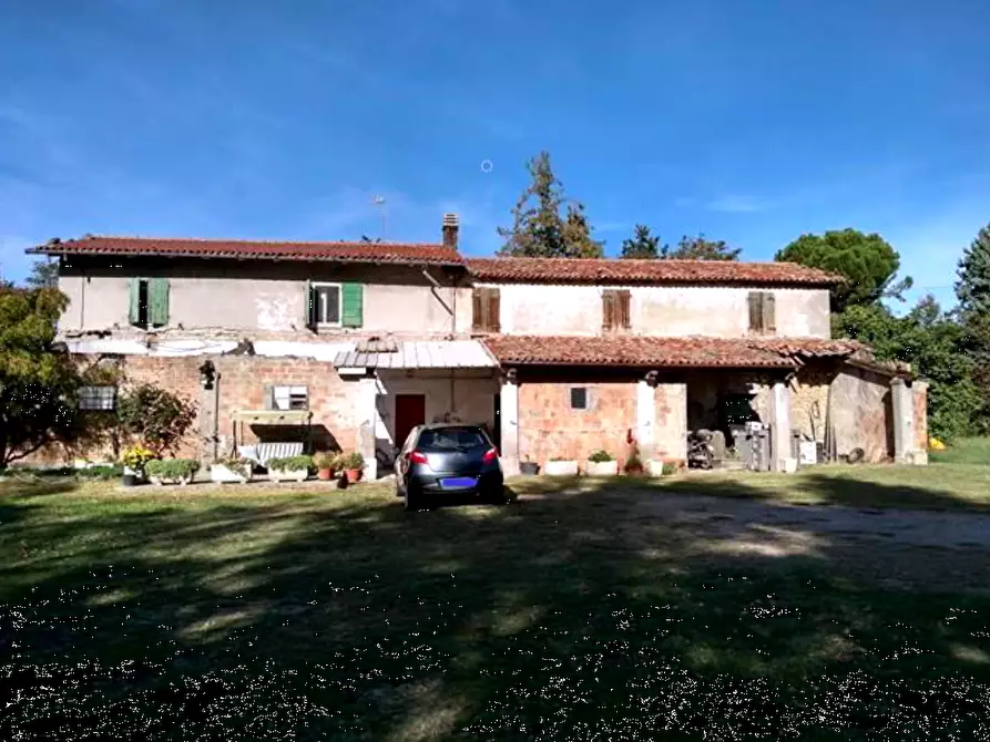 Immagine 1 di Rustico / casale in vendita  in Località Montereale, Via Garampa  a Cesena