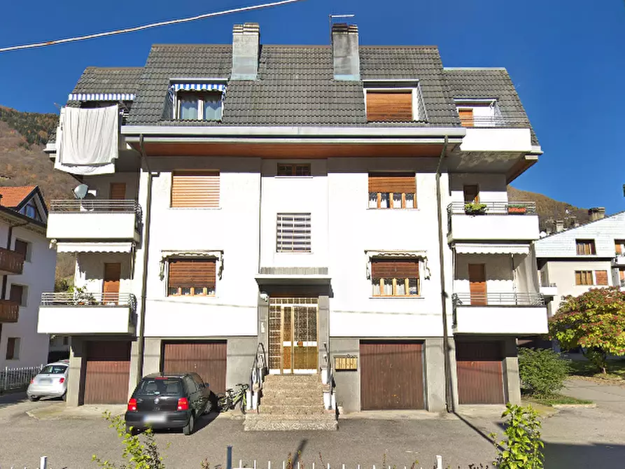 Immagine 1 di Appartamento in vendita  in Via G. Treboldi a Edolo