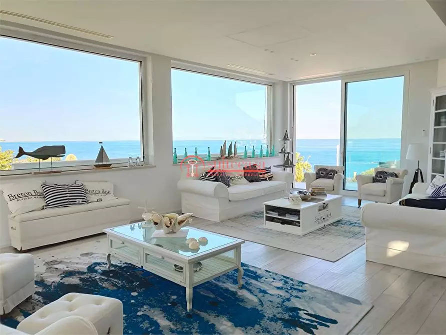 Immagine 6 di Villa in vendita  in lungomare Paternostro a Bisceglie