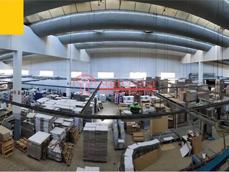 Immagine 2 di Capannone industriale in vendita  in via Barletta a Trani