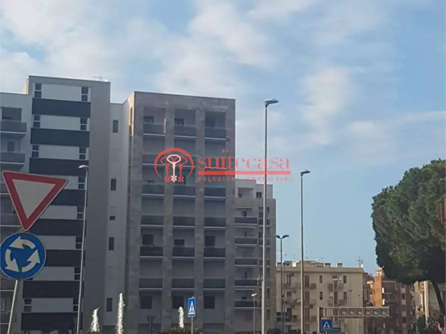 Immagine 1 di Negozio in affitto  in via istria 39 a Trani