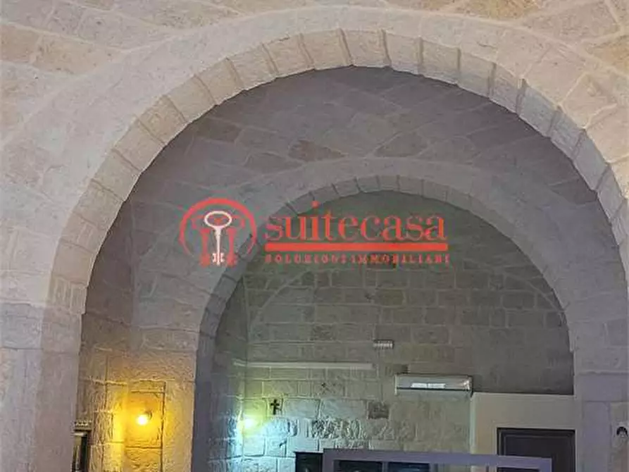 Immagine 3 di Negozio in affitto  in via Cesare Lambertini a Trani