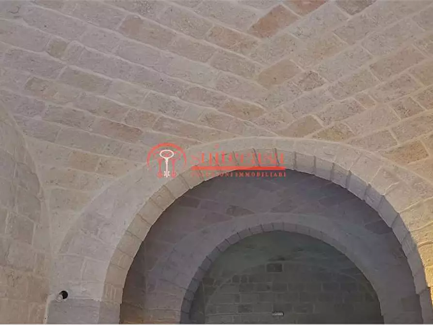 Immagine 4 di Negozio in affitto  in via Cesare Lambertini a Trani