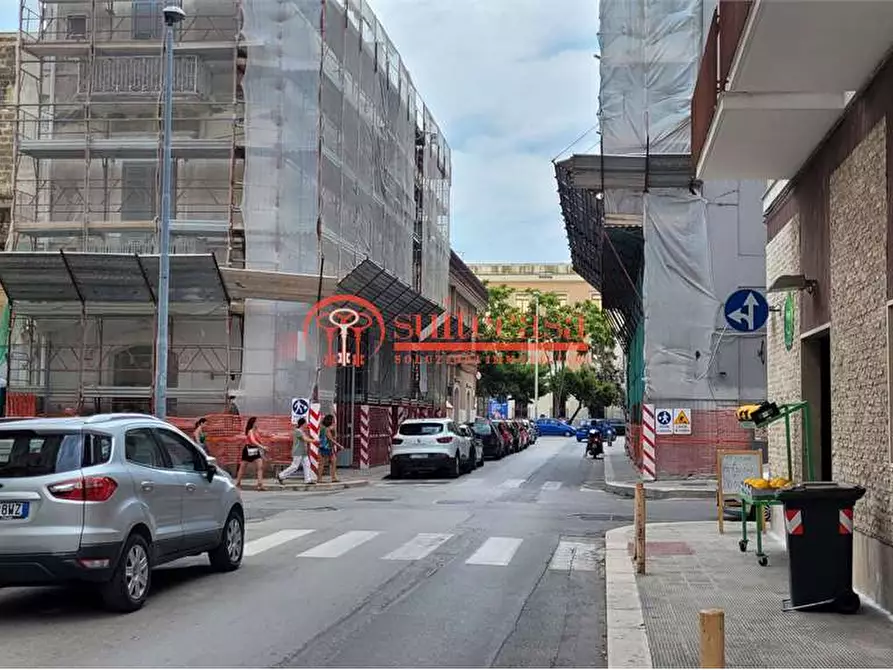 Immagine 8 di Negozio in affitto  in via Cesare Lambertini a Trani