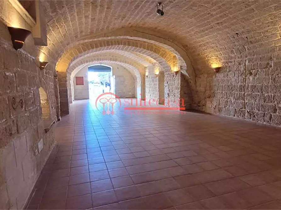 Immagine 13 di Negozio in affitto  in via mario pagano 244 a Trani