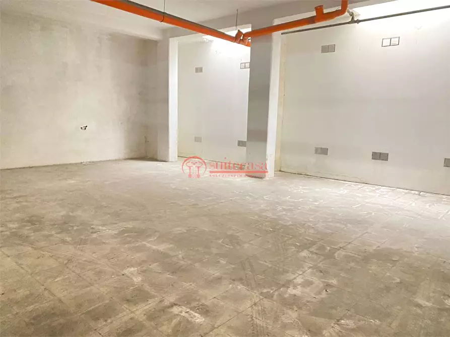 Immagine 2 di Garage in vendita  in Via Don Uva a Trani