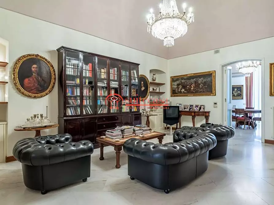 Immagine 4 di Stabile in vendita  in piazza Vittorio Emanuele  ll a Andria