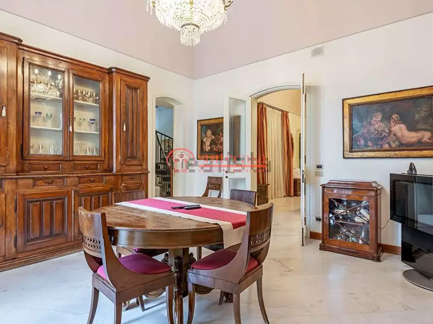 Immagine 10 di Stabile in vendita  in piazza Vittorio Emanuele  ll a Andria