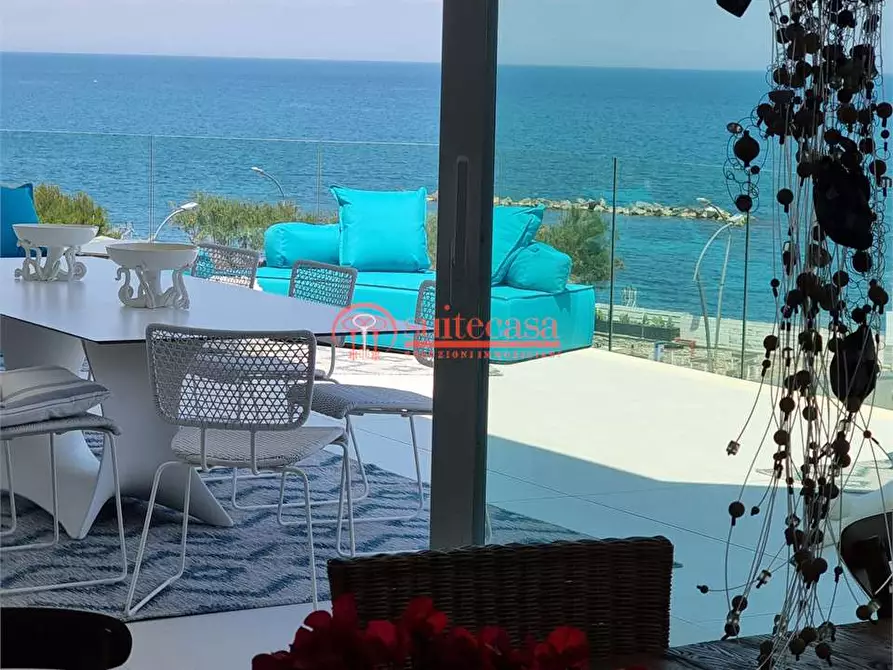 Immagine 36 di Villa in vendita  in lungomare Paternostro a Bisceglie