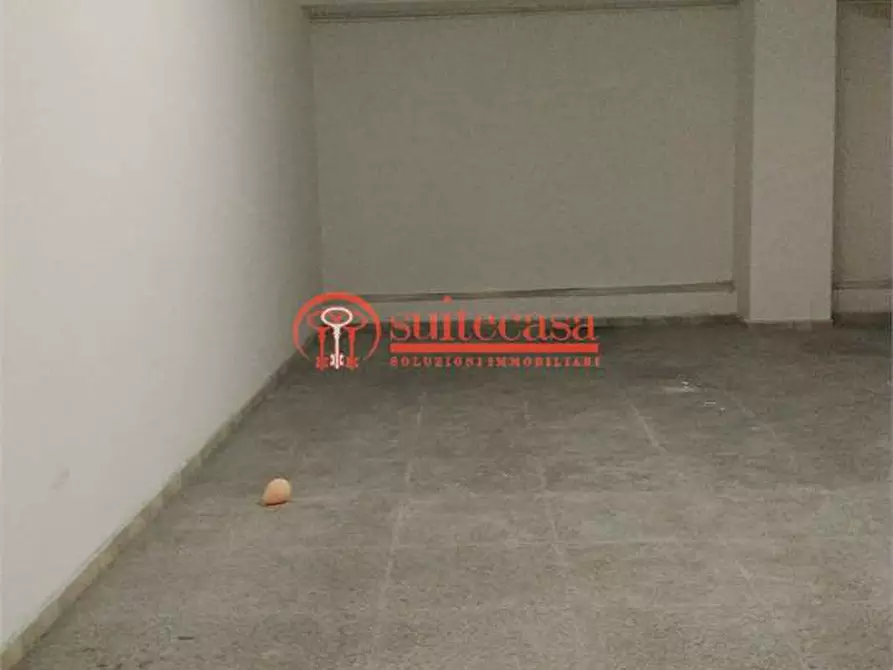 Immagine 4 di Garage in vendita  in via Bebio a Trani