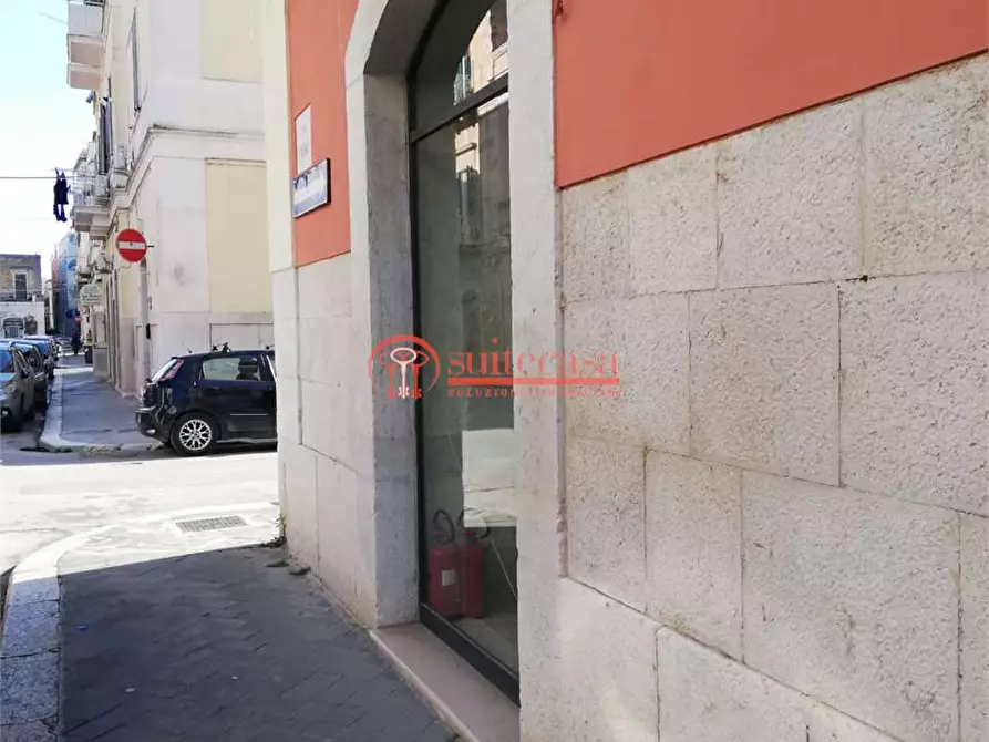 Immagine 7 di Negozio in vendita  in via Amedeo a Trani