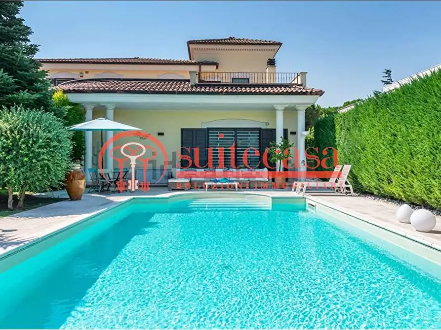 Immagine 1 di Villa in vendita  in via Annibale Maria di Francia a Trani